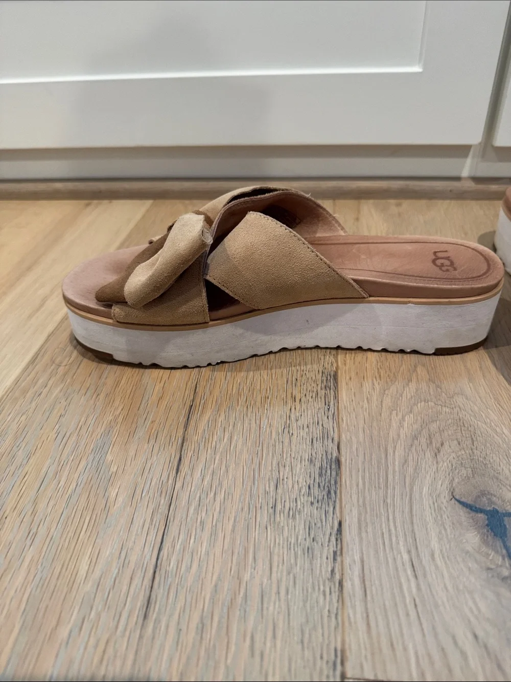 UGG Women's Tan Bow Slide Clogs - Picture 2 of 6